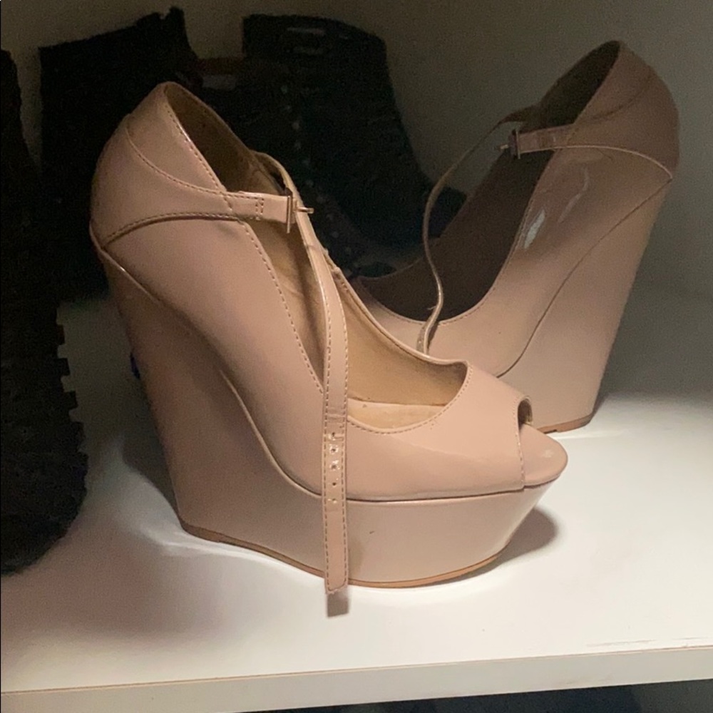 Size 6 forever 21 sexy wedges